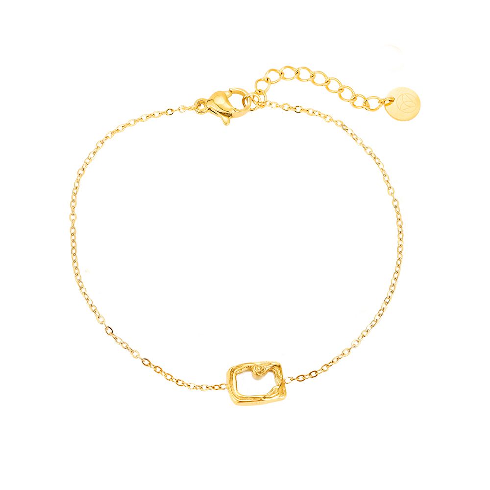 Framed Pearl Armband