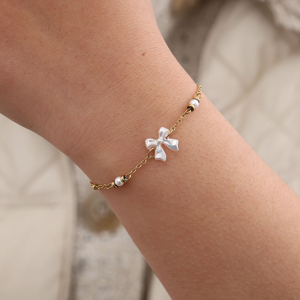 Pearl Bow Armband