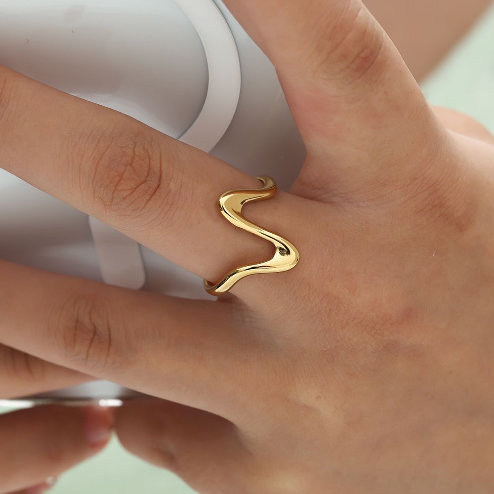 Wave Flow Ring